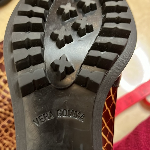 ⭐️ NWT Vera Gomma fashionable boots- size 35 - Picture 14 of 16